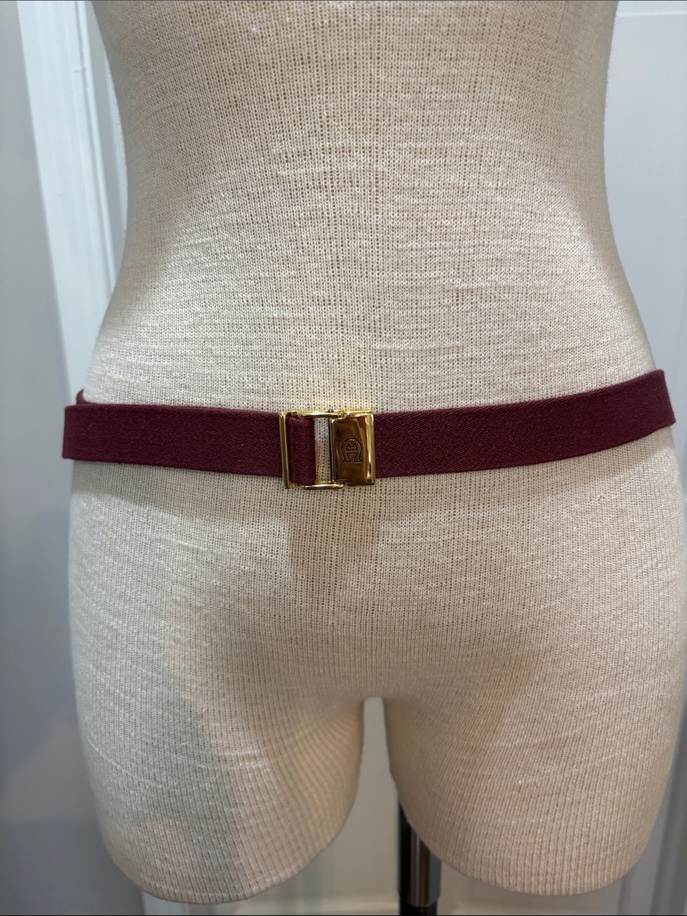 Etienne Aigner burgundy cloth belt sz L